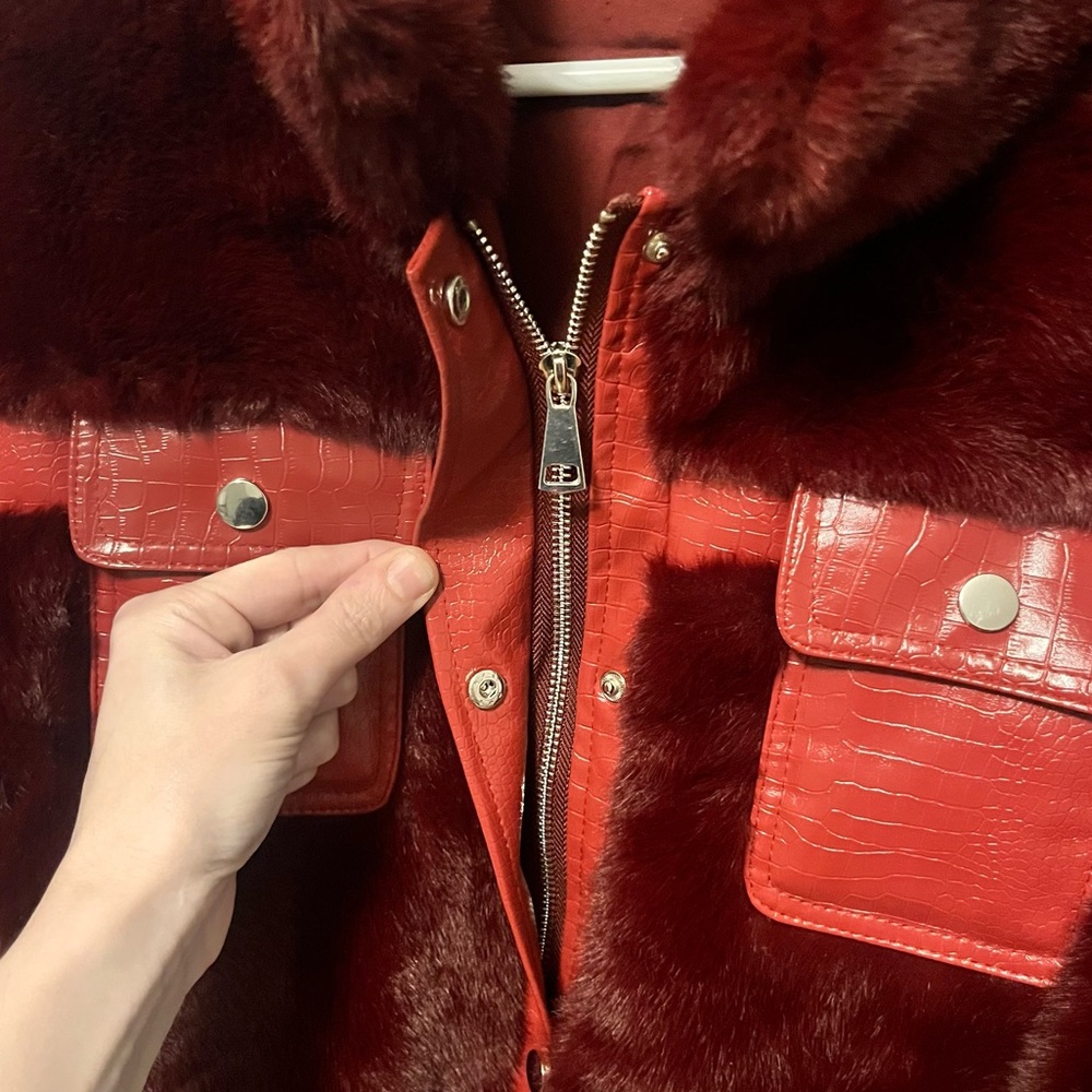 🎉🎉Red Contrast Trim Faux Croc Leather & Faux Fur Snap Button Front Zipper Moto - Picture 8 of 17